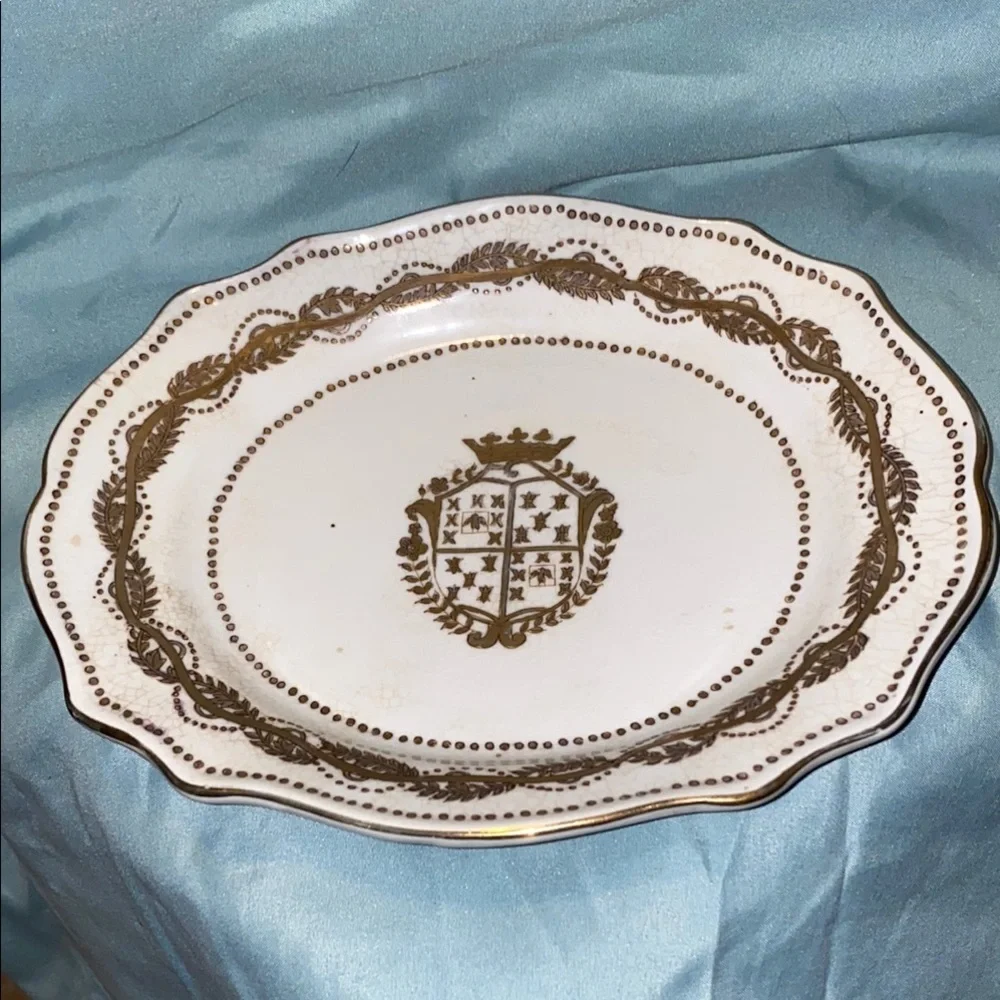 BX48 Vintage 3 pc Wong Lee 1895 Porcelain Collection Gold and White Covered Dish